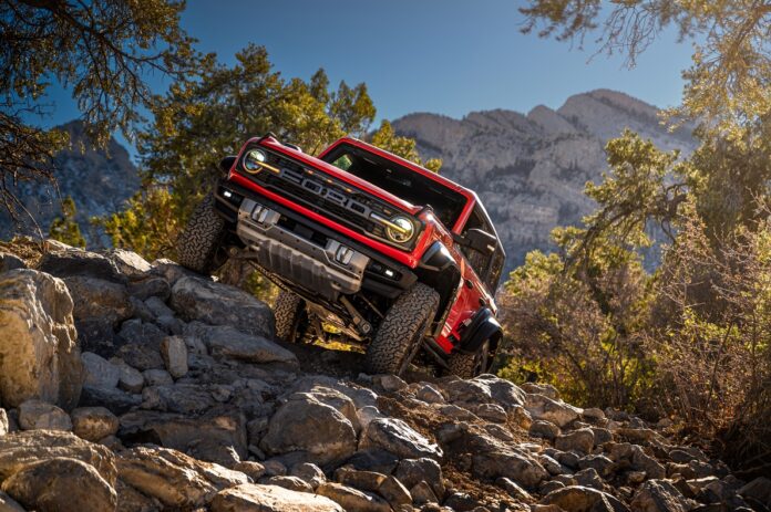BroncoRaptorOffRoadeo-03.jpg