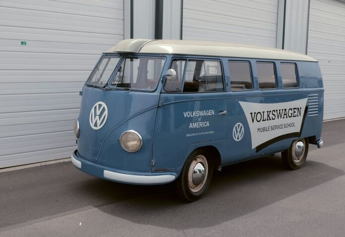 Large-17100-RareVolkswagenType2Schulwagenemergesafter43yearsofhibernation.jpg