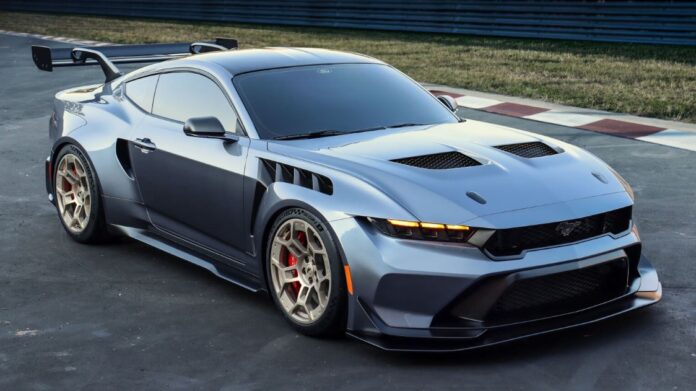 MustangGTDonTrack4.jpg