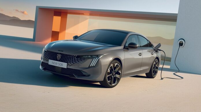 peugeot_508hybrid_2302cv_004_fr-63f8a3c7321193.jpg