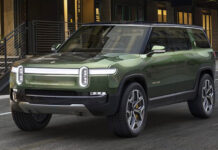 Los ingenieros de Rivian crean un proyector de películas móvil para el Gear Tunnel R1T