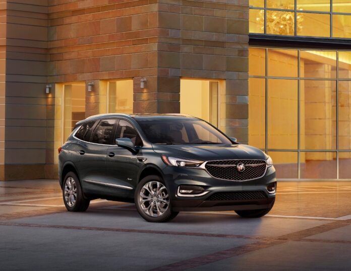 2018-Buick-Enclave-Avenir-011.jpg