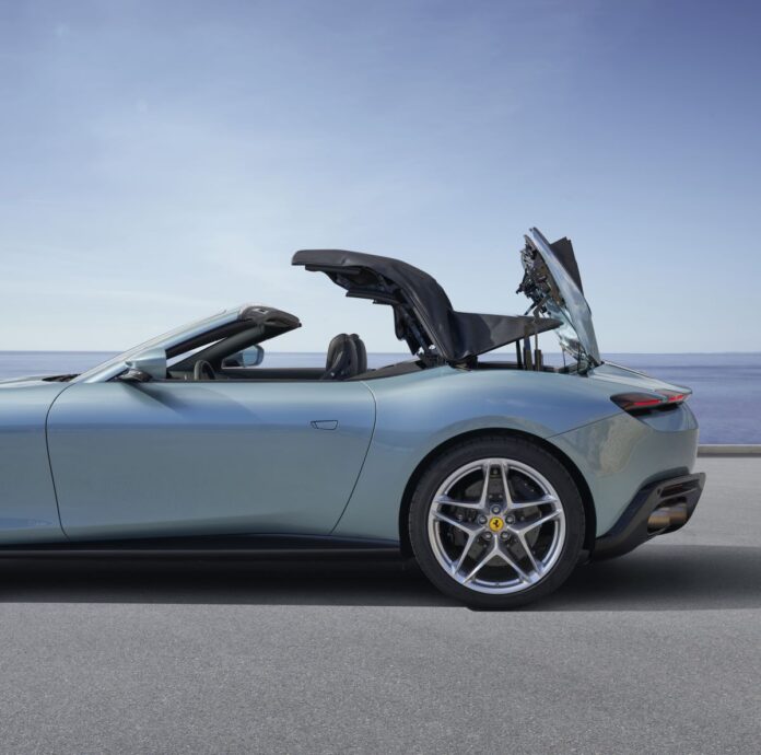 Ferrari_Roma_Spider_13.jpg