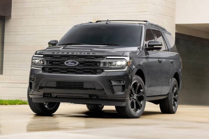 2023_ford_expedition_4dr-suv_limited_fq_oem_1_815x543.jpg