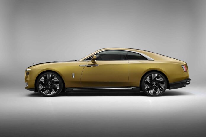3_SPECTREUNVEILED–THEFIRSTFULLY-ELECTRICROLLS-ROYCE_PROFILE-696x464-1.jpg